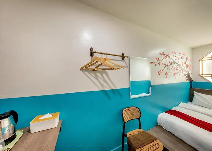 Shin Chinatown Hotel 3*